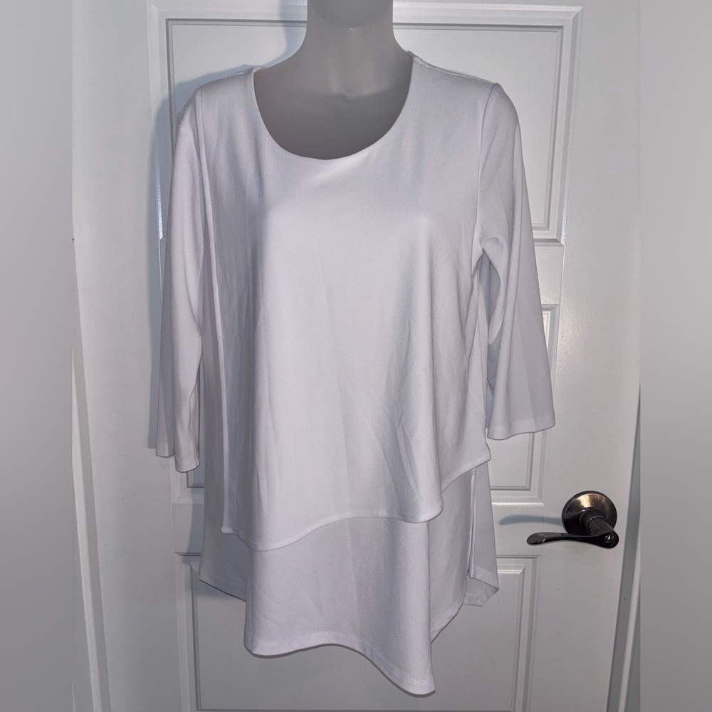 by jj White Asymmetric Layered Hem Top Size S NWT